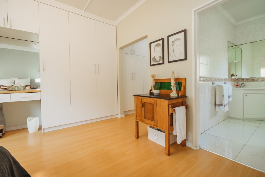 5 Bedroom Property for Sale in Heather Park Western Cape